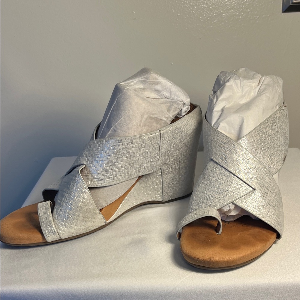 Gentle Souls Silver Woven Wedges size 8 3 inch heel